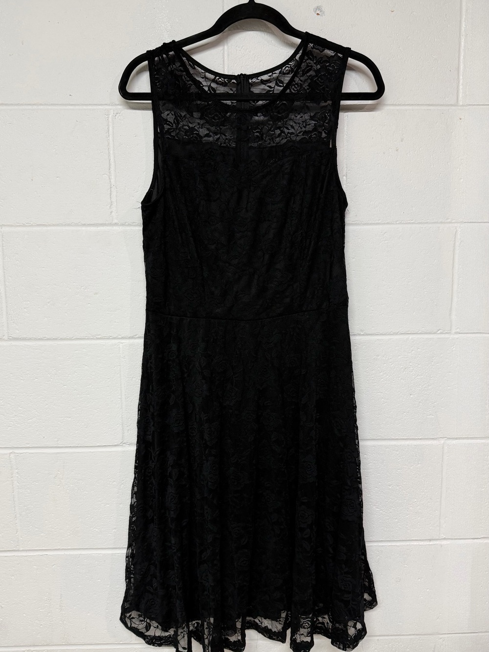 Sleeveless Black Lace Midi Dress